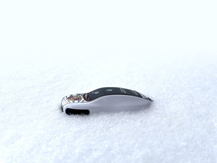 Porsche sleutel sneeuw